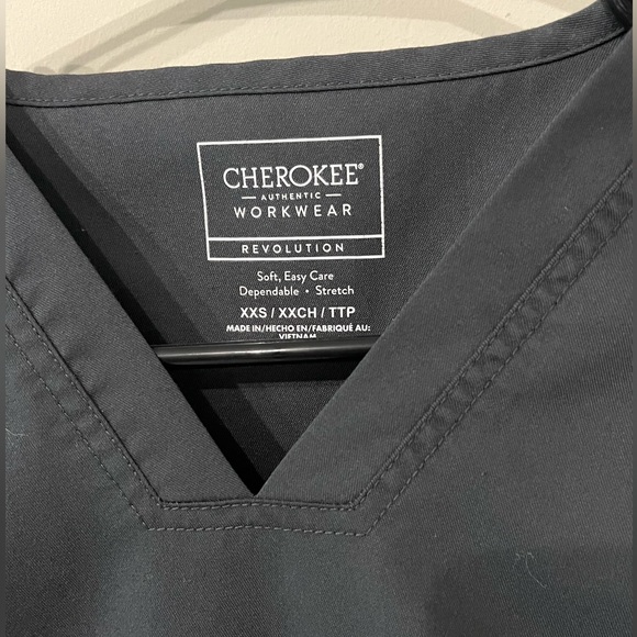 Cherokee scrub top - Picture 5 of 5